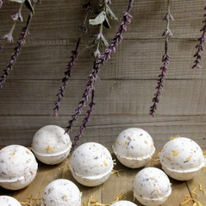 Organic Bath Bombs with/without Toy or Crystal Inside!