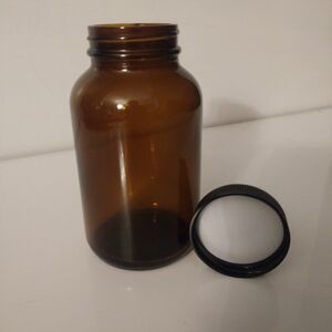 Capsule Bottle with Black Ribbed Cap, Amber, 8 oz